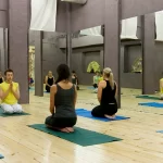 Студия йоги - Yoga class