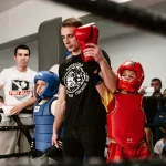 Спортивный клуб по ушу-саньда и кикбоксингу. Ушу и кикбоксинг